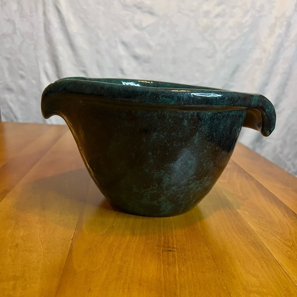 Bennington Potters Vermont 1880 Green Glazed Pottery Mixing‎ Bowl Spout Handle